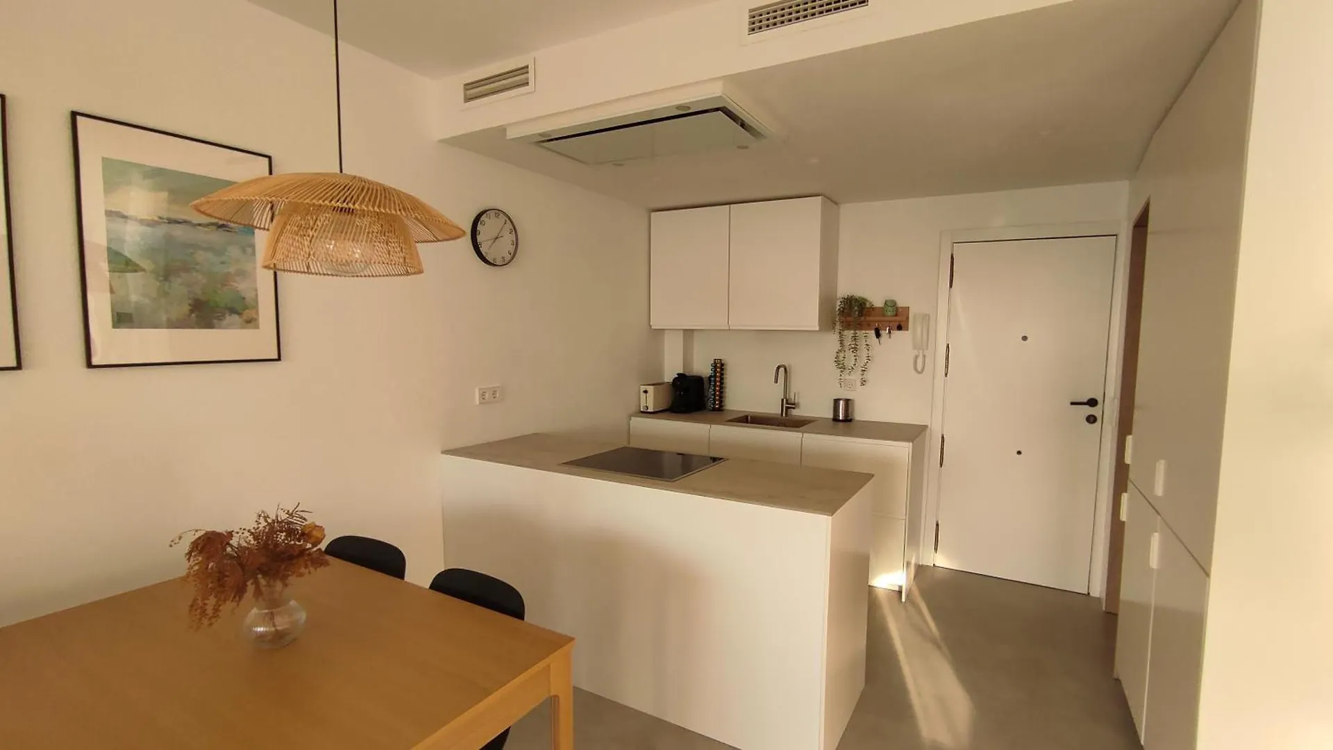 Apartamento Naos سالوبرينيا