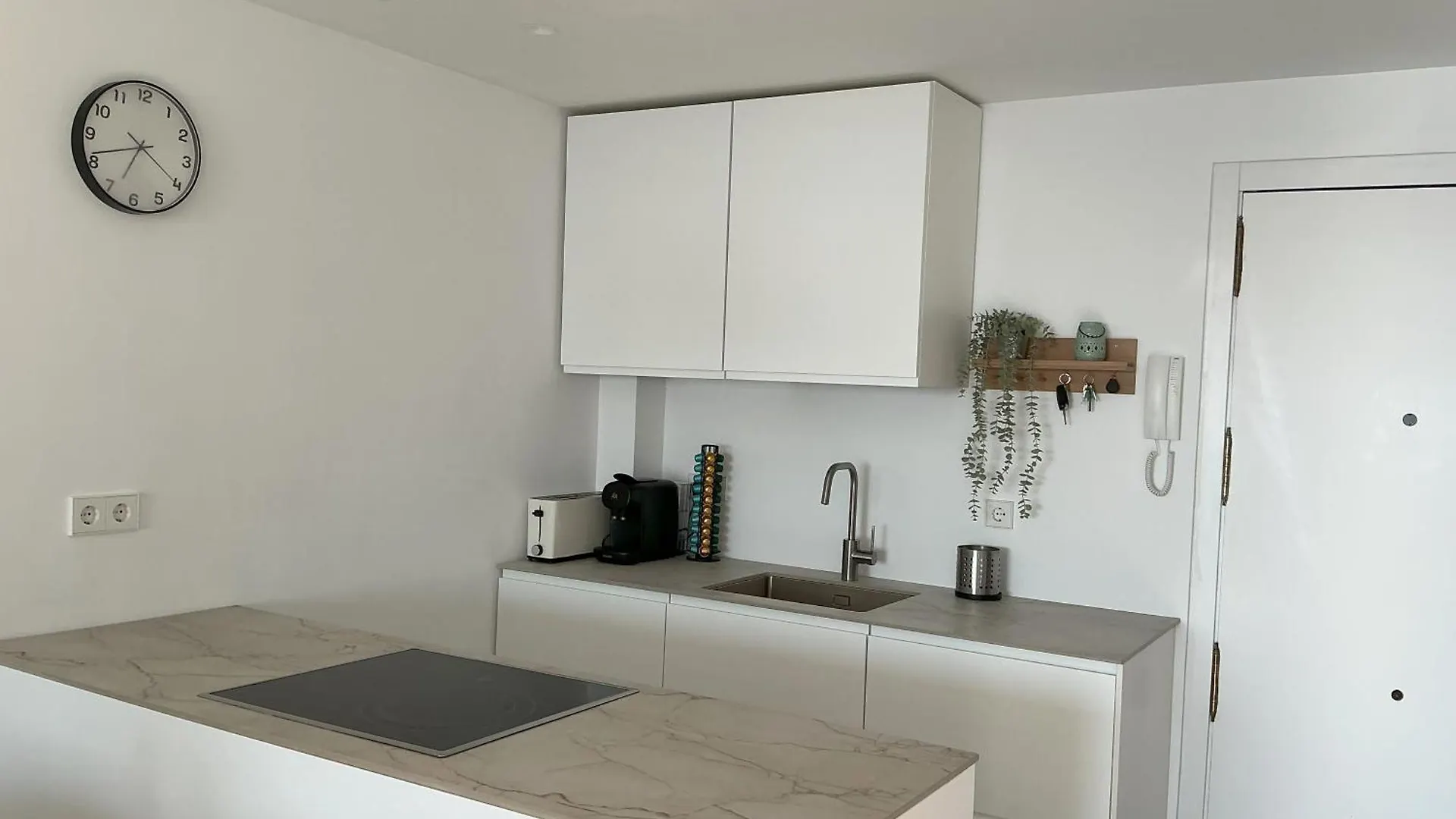 شقة Apartamento Naos سالوبرينيا